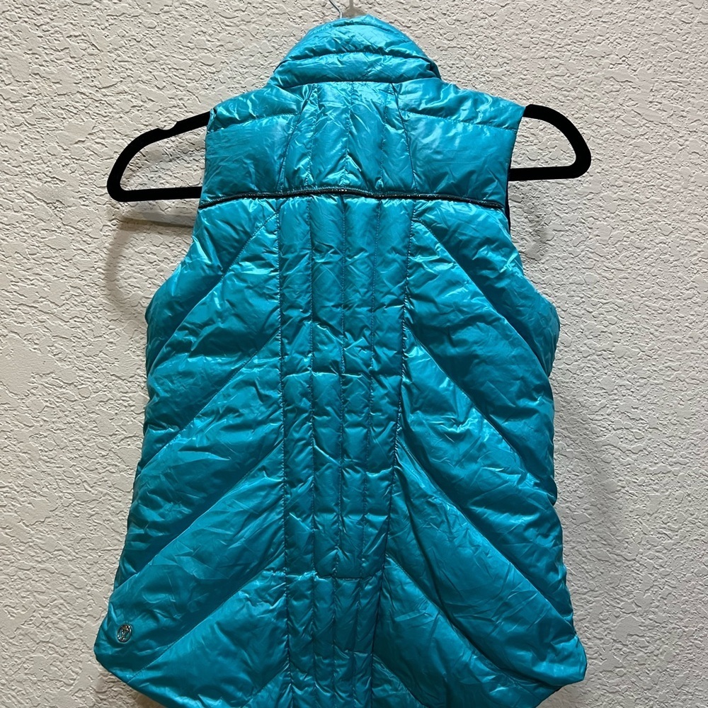 Ivivva goose down reversible vest size 10 - Picture 5 of 9